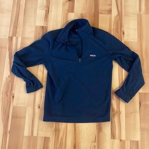 Patagonia men’s fleece. Size medium. Dark blue.
